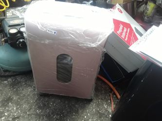 Brand New In The Box Never Used Embassy Series 16 Elite Paper Shredder