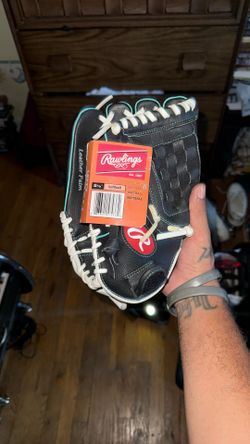 Rawling RIGHT HANDED Baseball Glove / NEW!!!