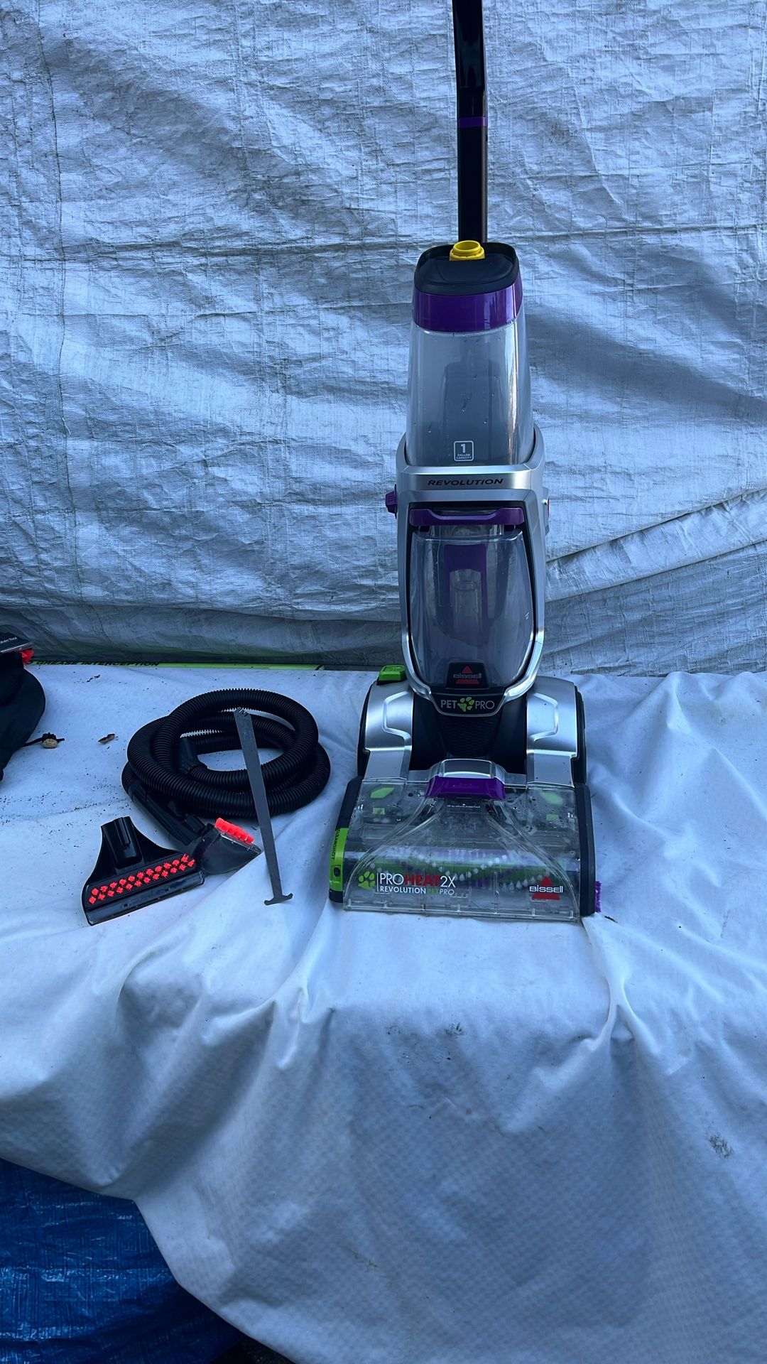 Bissell Carpet Cleaner Shampooer w/Attachments