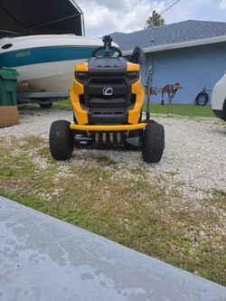 Lawn tractor