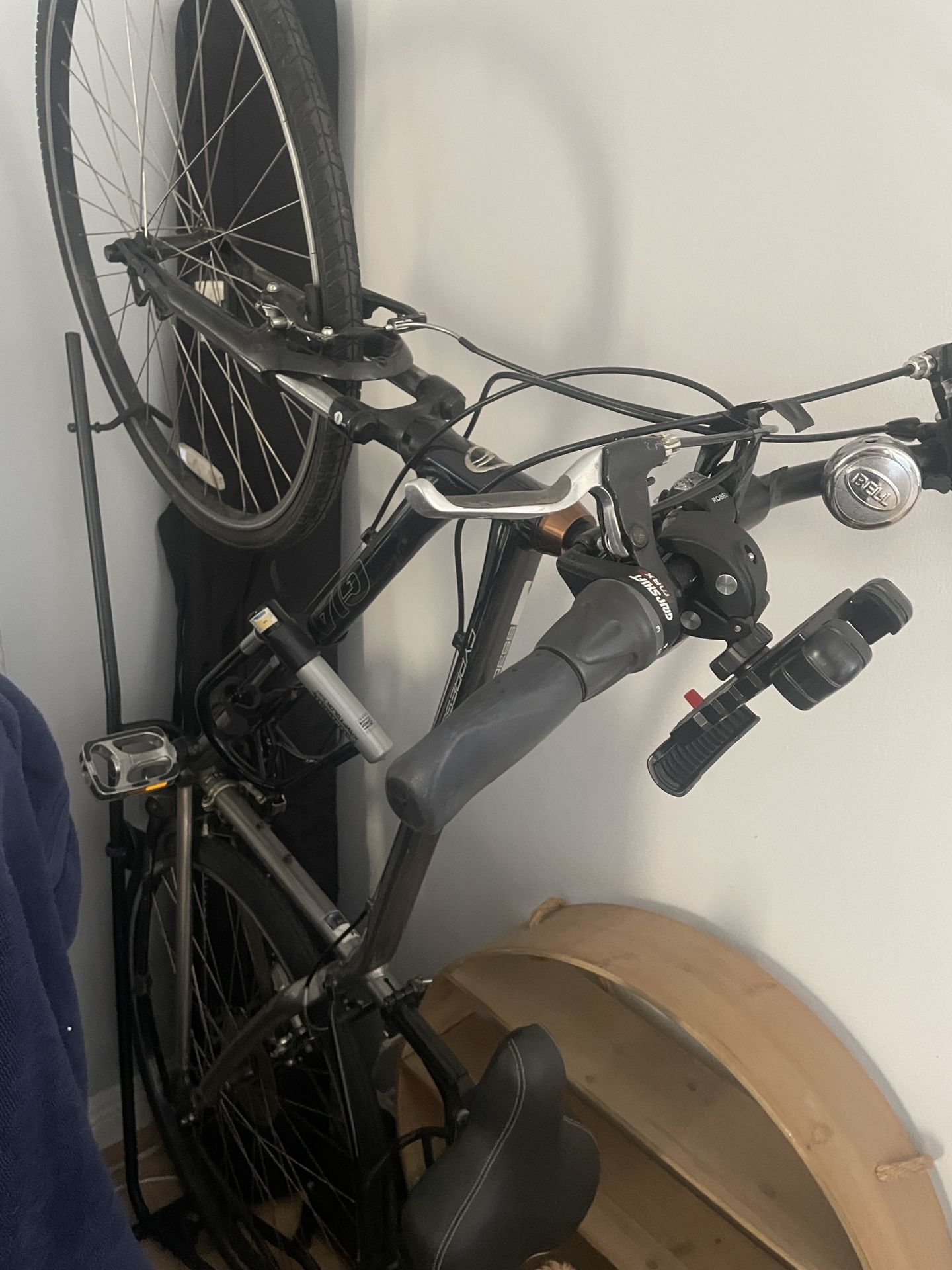 Giant Cypress Bike