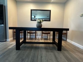 Pottery Barn Reed Extendable Dining Table – Warm Black – Seats 6–8 – Excellent Condition
