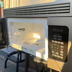 GENERAL ELECTRIC WALL MOUNT MICROWAVE