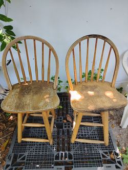 Curv back stools low size