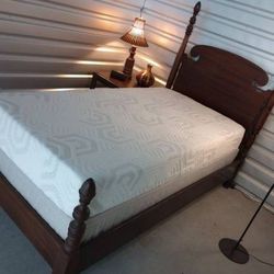 Antique 4-Poster Twin Bed Frame and Mattress Set