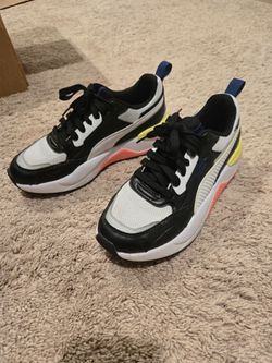 Size 5.5 girls sneakers
