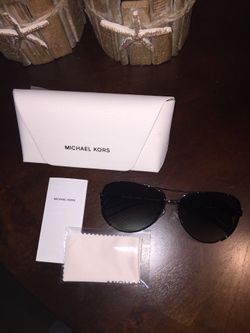 Brand New Authentic Micheal Kors Aviator Chelsea 5004 Sunglasses