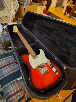 2004 Squier Telecaster Standard W/Hardshell case