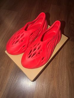yeezy foam rnr