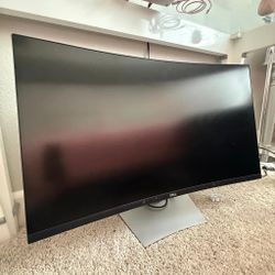 Dell 32 inch curved 4K UHD monitor