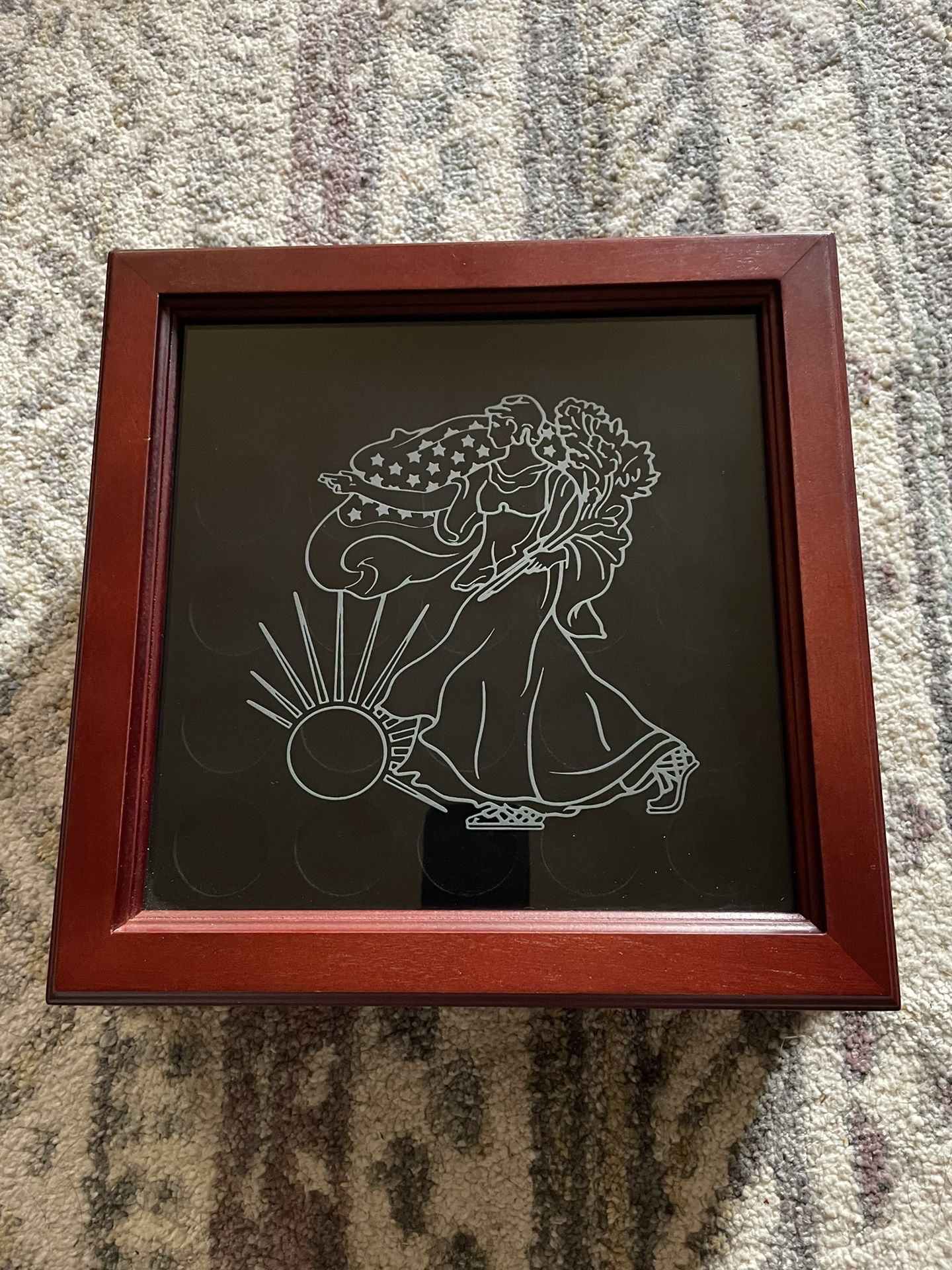 Silver Eagle Presentation Wooden Display Case for Silver Eagle Capsules w /Key