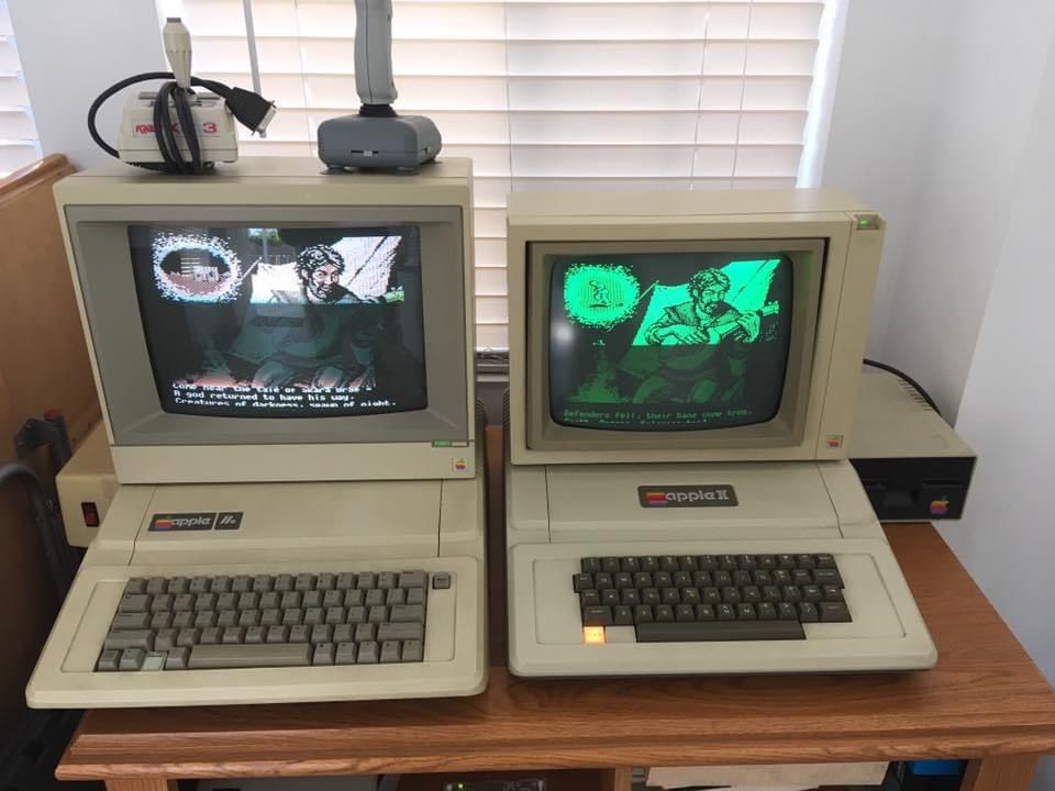 Apple IIe color monitor For Sale