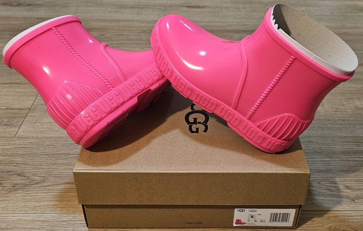 UGG Rain π§ Boots Size 6/7 And 8 For Women/ Available In Size 4/5 And 6 For Girls