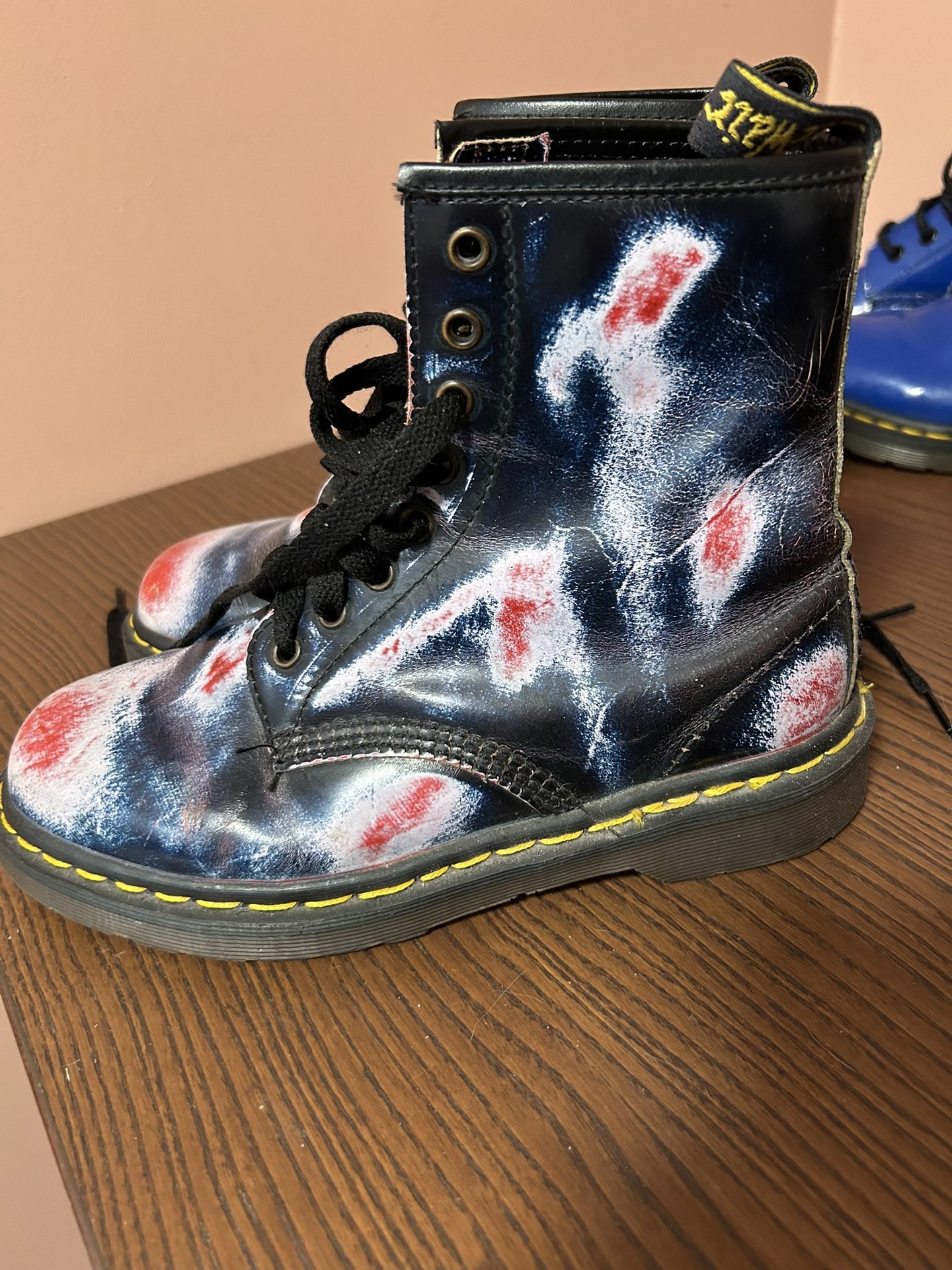 DOC MARTEN COMBAT BOOTS LADIES 7 USA NAVY BLUE RED WHITE
