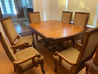 Kitchen dining table with 6 chairs and two leaves