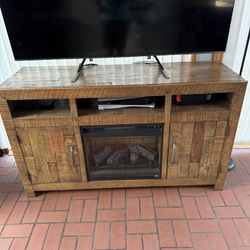 Entertainment center/TV stand W/fireplace