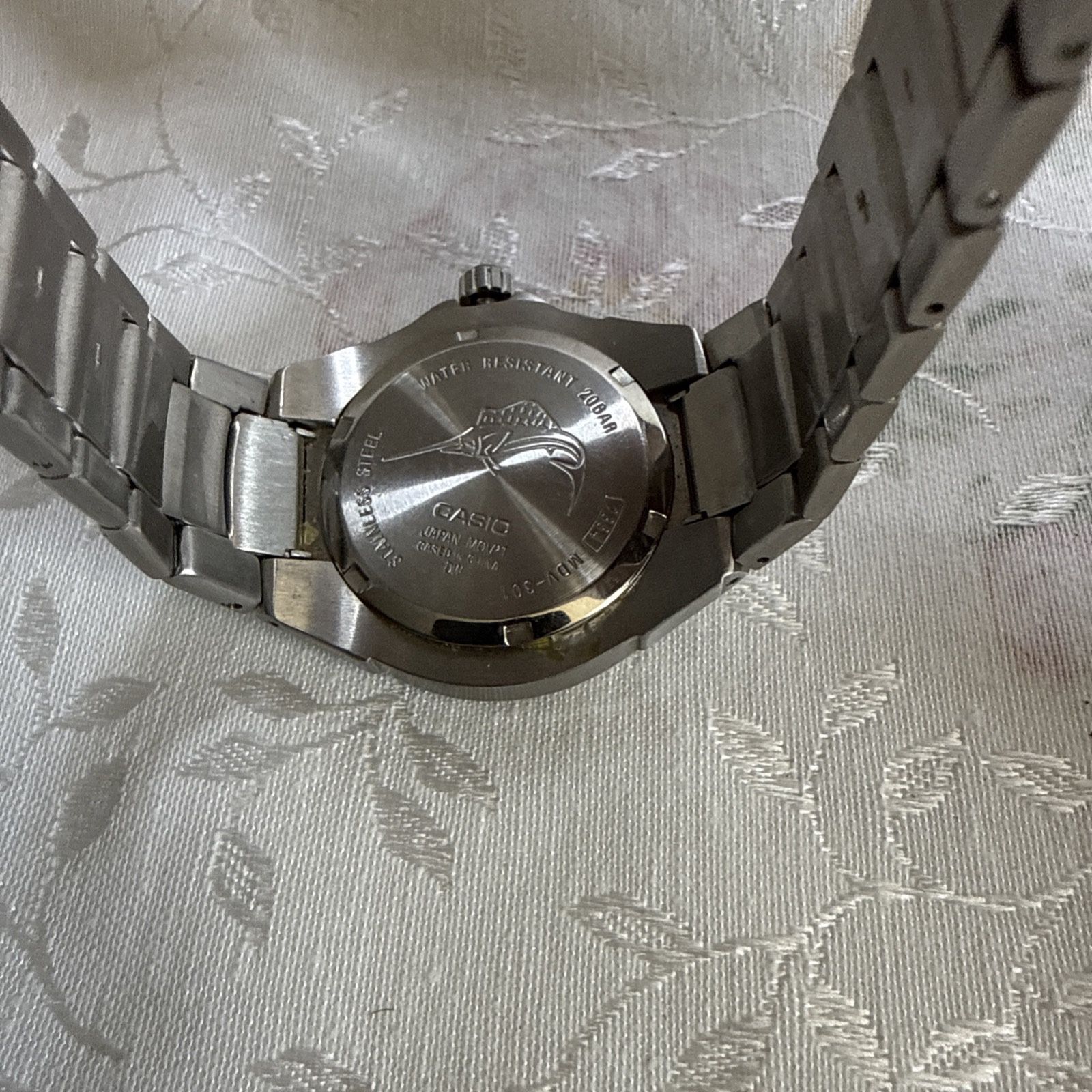 Casio Marlin Men MDV 301 Diver Day Date Silver Tone Quartz 40mm