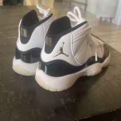 Jordan 11 Retro With Gold