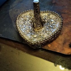 VINTAGE FLORAL HEART SHAPED RING HOLDER SILVER 