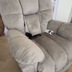 Massage Chair – Comfortable & Fully Functional 