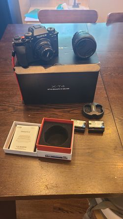 FujiFilm X-T4 with 2 lenses plus extras!