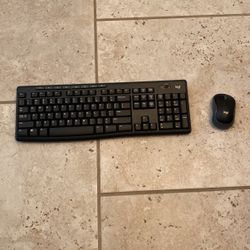 Logi Wireless Mouse And Keyboard