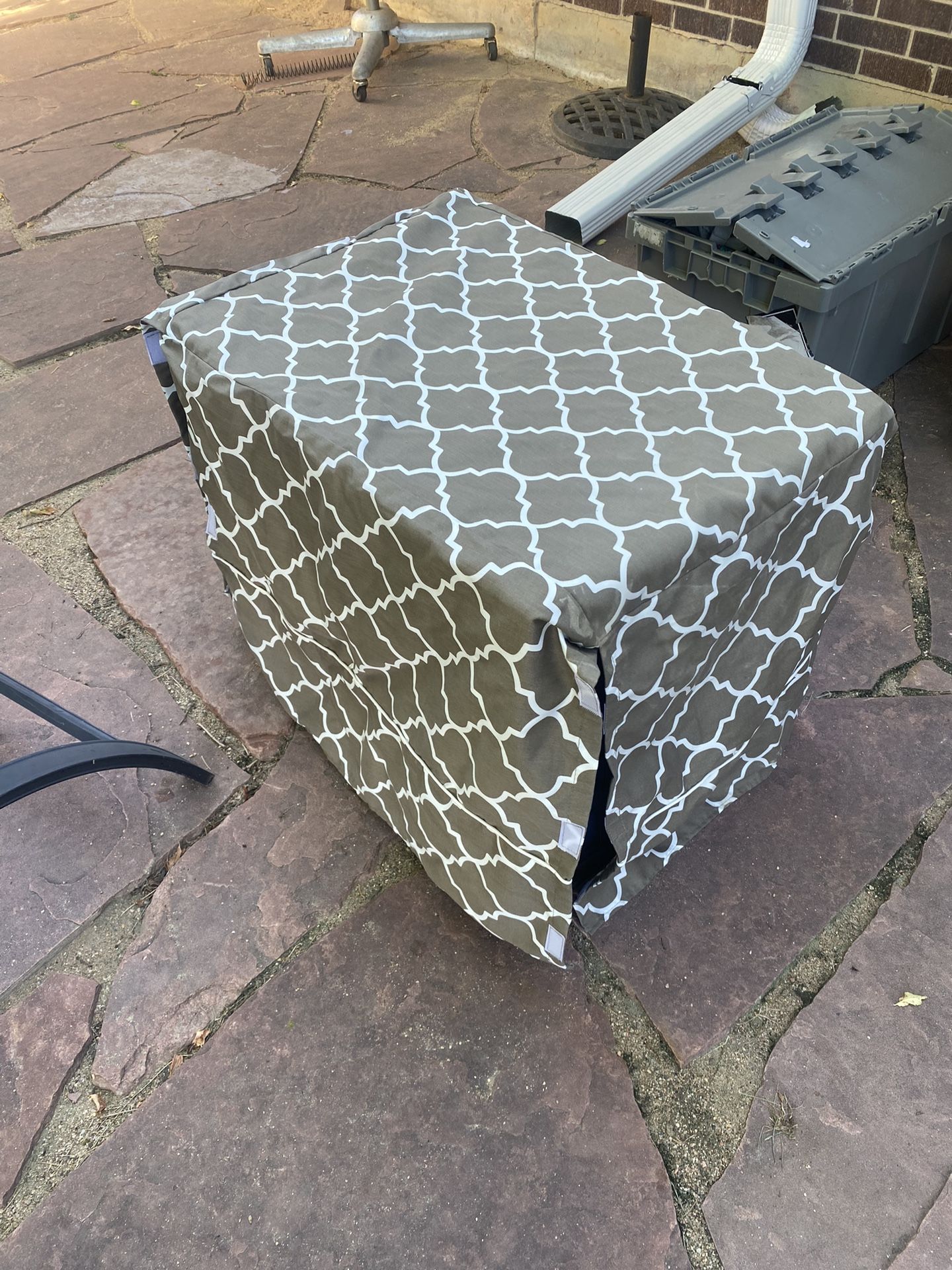 Medium Dog Crate With Luxury Pad And Privacy Cover