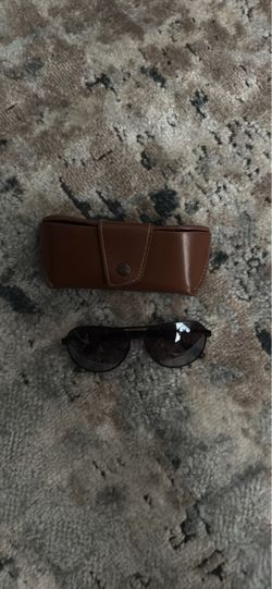 Fossil Aviator Sunglasses with Case – Great Condition
