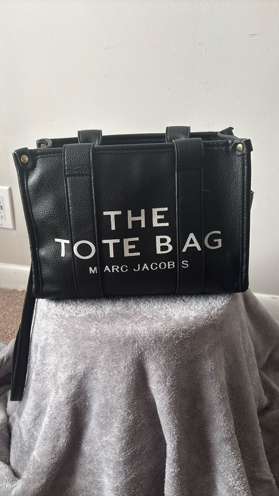The tote bag