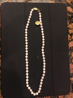 18 inch pearl necklace with 14 carat gold lock