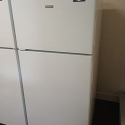 2-year-old Hotpoint Top Freezer Bottom Refrigerator Delivery Warranty Installation Available
