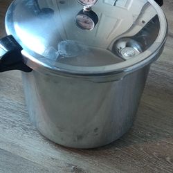 Pressure Cooker - 23 Qt