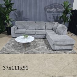 🛋️ Ashleys Gray Sectional Sofa (Delivery Available!! )