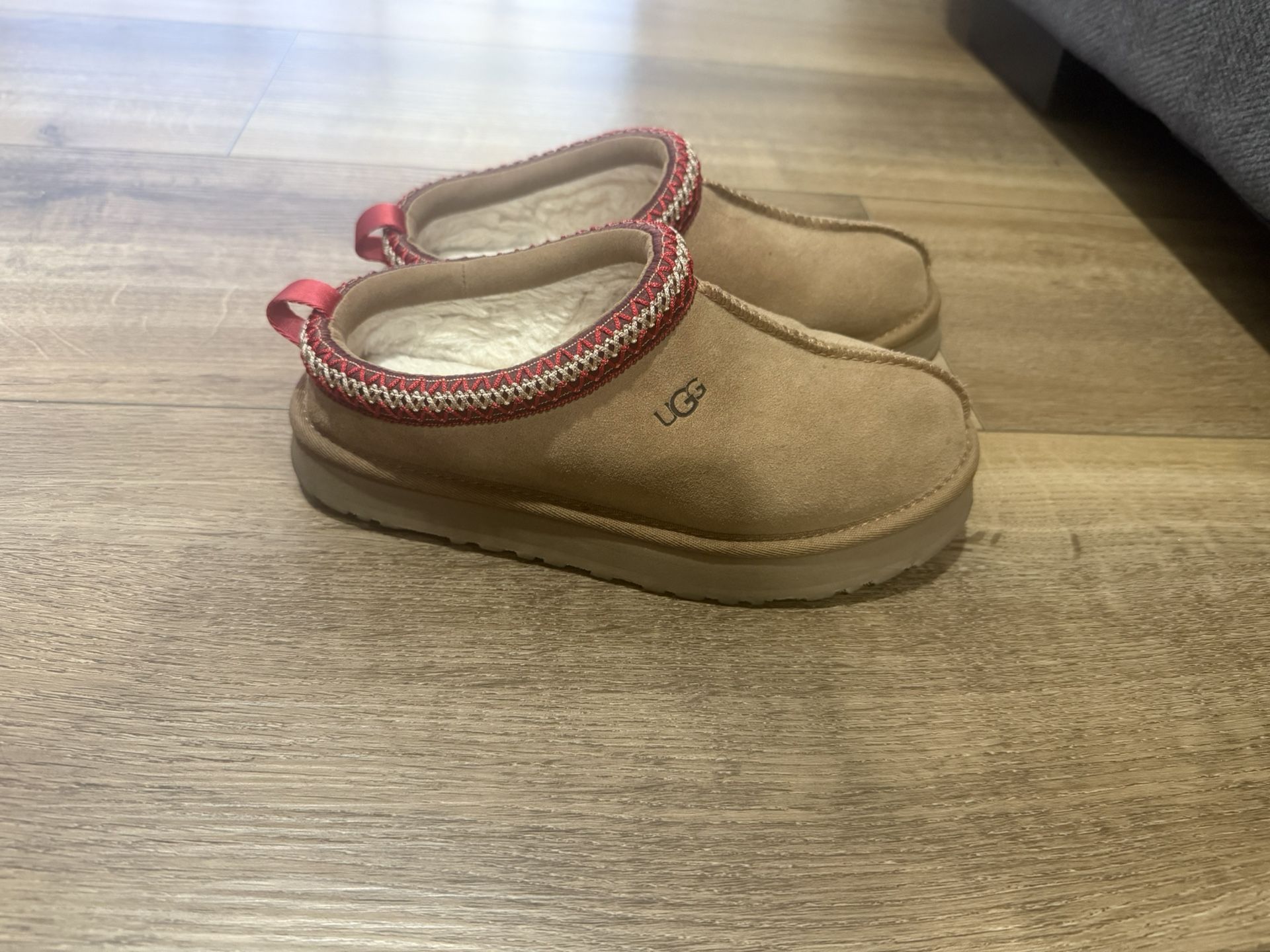 Ugg Tazz