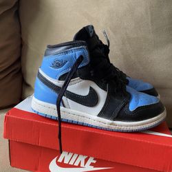 Jordan 1  Nike Hightop Size 10c 