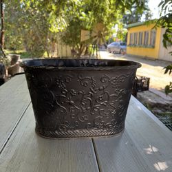 Tin Black Plant Holder 