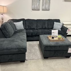 BRAND NEW SECTIONAL