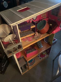 Kid raft uptown dollhouse