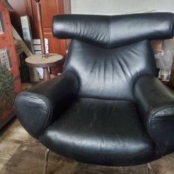 Black Leather   Chair
