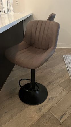 2 Bar Chairs 