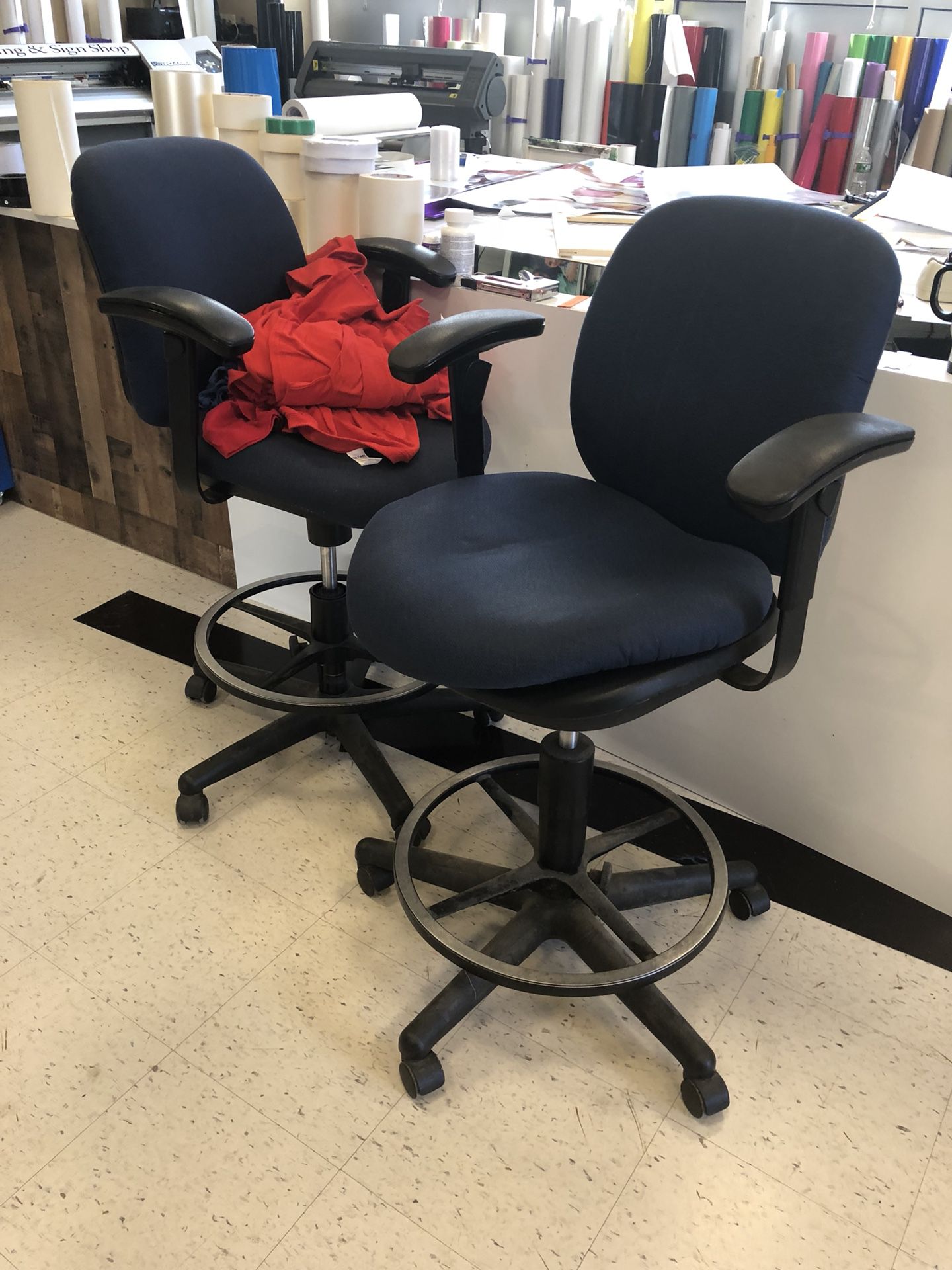 2 marching tall office chair