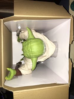 Star Wars Legendary Jedi Master Yoda - Collector Box Edition