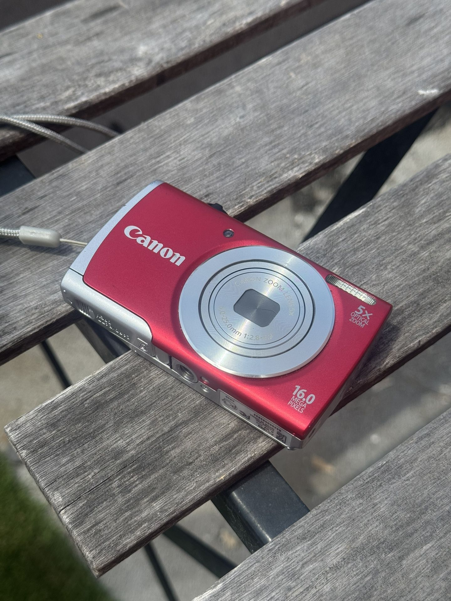 Vintage Canon Powershot A2500 Y2K Digicam - Red