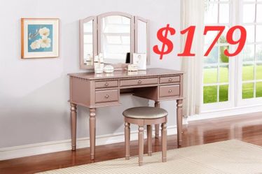 VANITY SET SPECIAL FINANCING AVAILABLE IS EASY TO QUALIFY NO CREDIT CHECK
