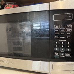 Insignia Microwave 