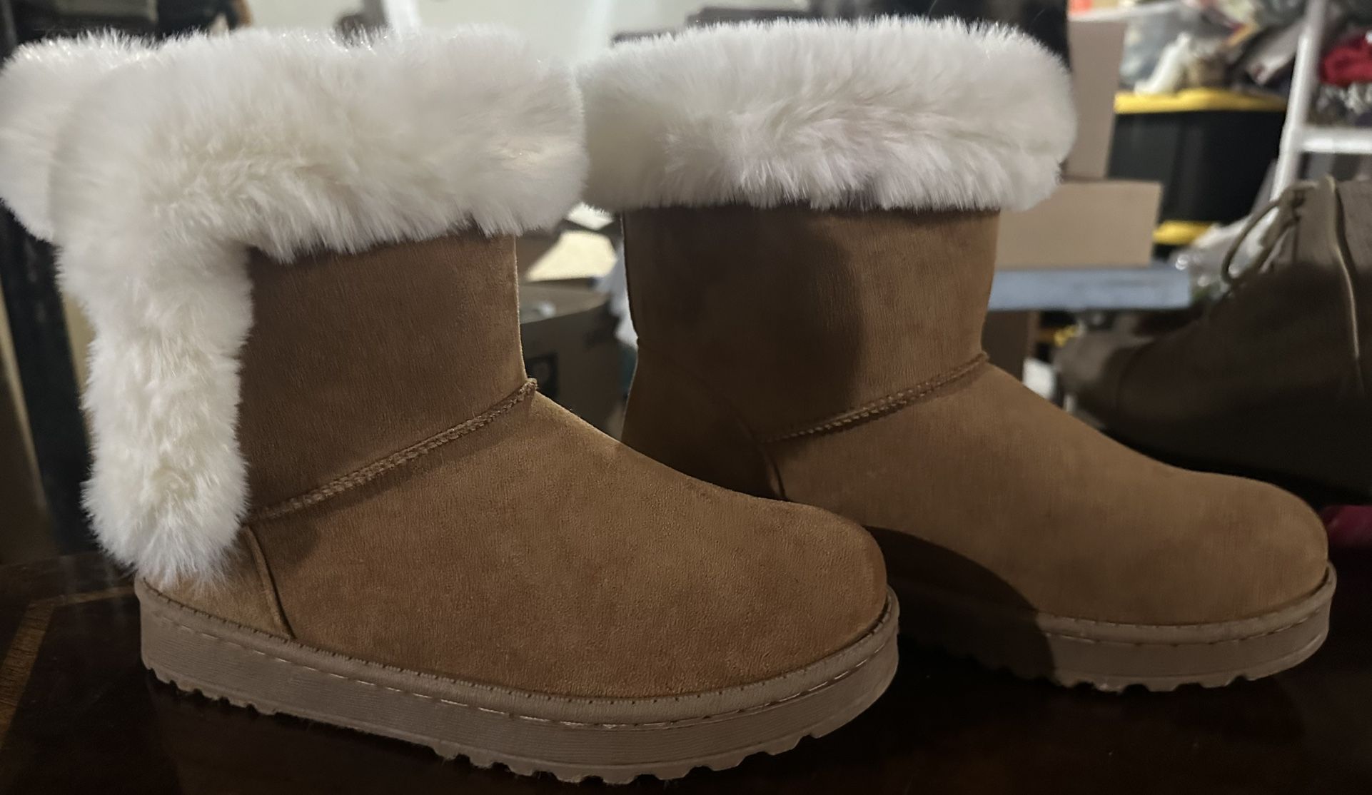 Girls Fluffy Boots
