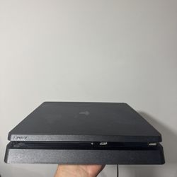 PS4 Slim 1 TB