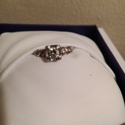 14 Ct White Gold 9 Pt Diamonds.