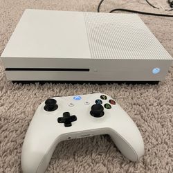 Xbox One S 1TB – Excellent Condition – Factory Reset – Ready to Play