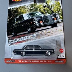Hot Wheel Modern Classics '72 MERCEDES-BENZ 280 SEL 4.5